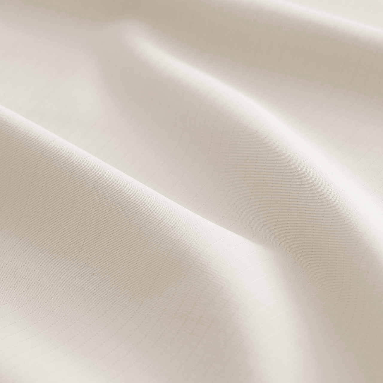 Cream pillowcase with CoolingCode™ fabric, ideal for allergy-prone users seeking cooler sleep